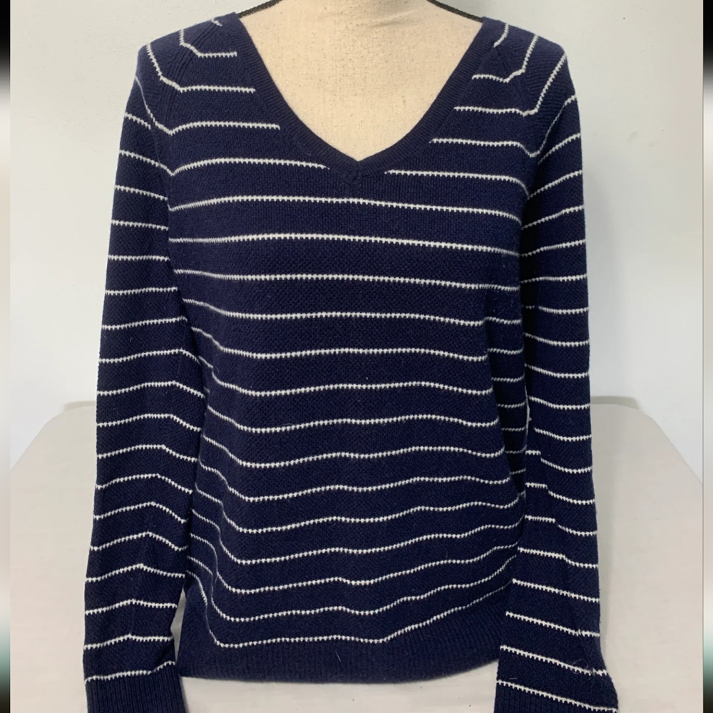 Gap Sweater Size Small